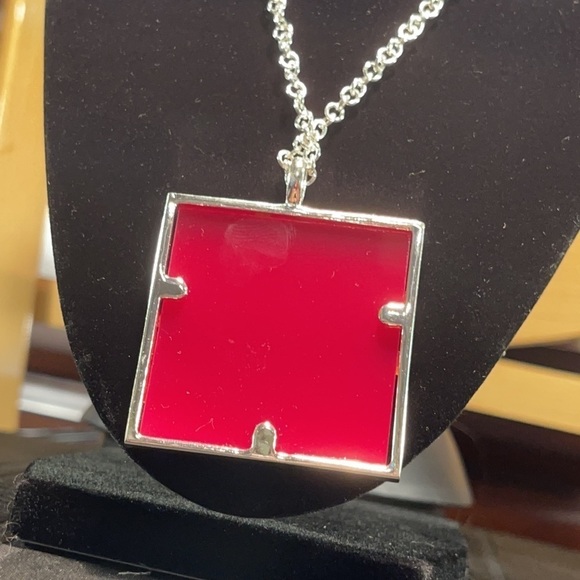 👋 3/$15 PINK SQUARE NECKLACE - Picture 3 of 4